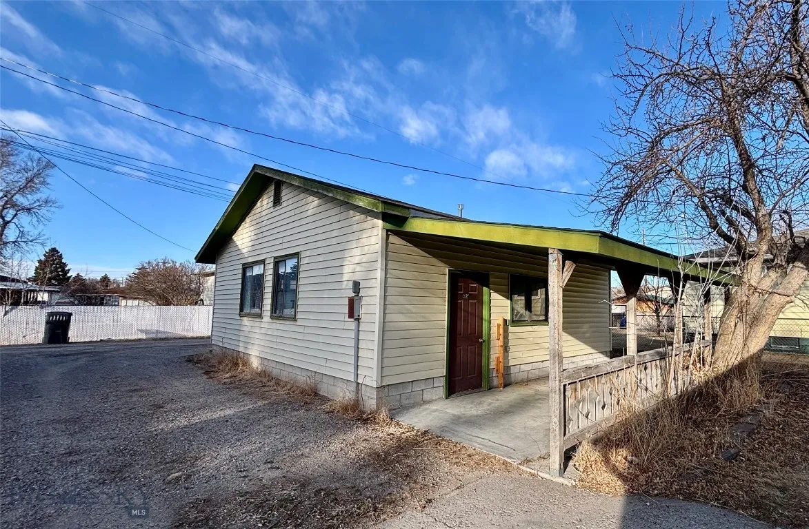 634 E Center Street, Dillon, Montana 59725, Dillon, Montana 59725, 4 Bedrooms Bedrooms, ,2 BathroomsBathrooms,Residential,For Sale,634 E Center Street, Dillon, Montana 59725,0,409231