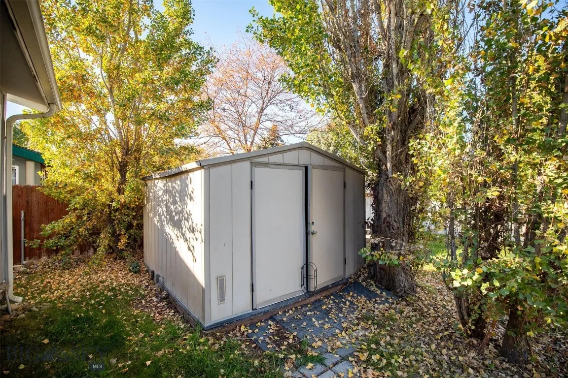 805 Oakwood Drive, Belgrade, Montana 59714, Belgrade, Montana 59714, 3 Bedrooms Bedrooms, ,2 BathroomsBathrooms,Residential,For Sale,805 Oakwood Drive, Belgrade, Montana 59714,0,409273