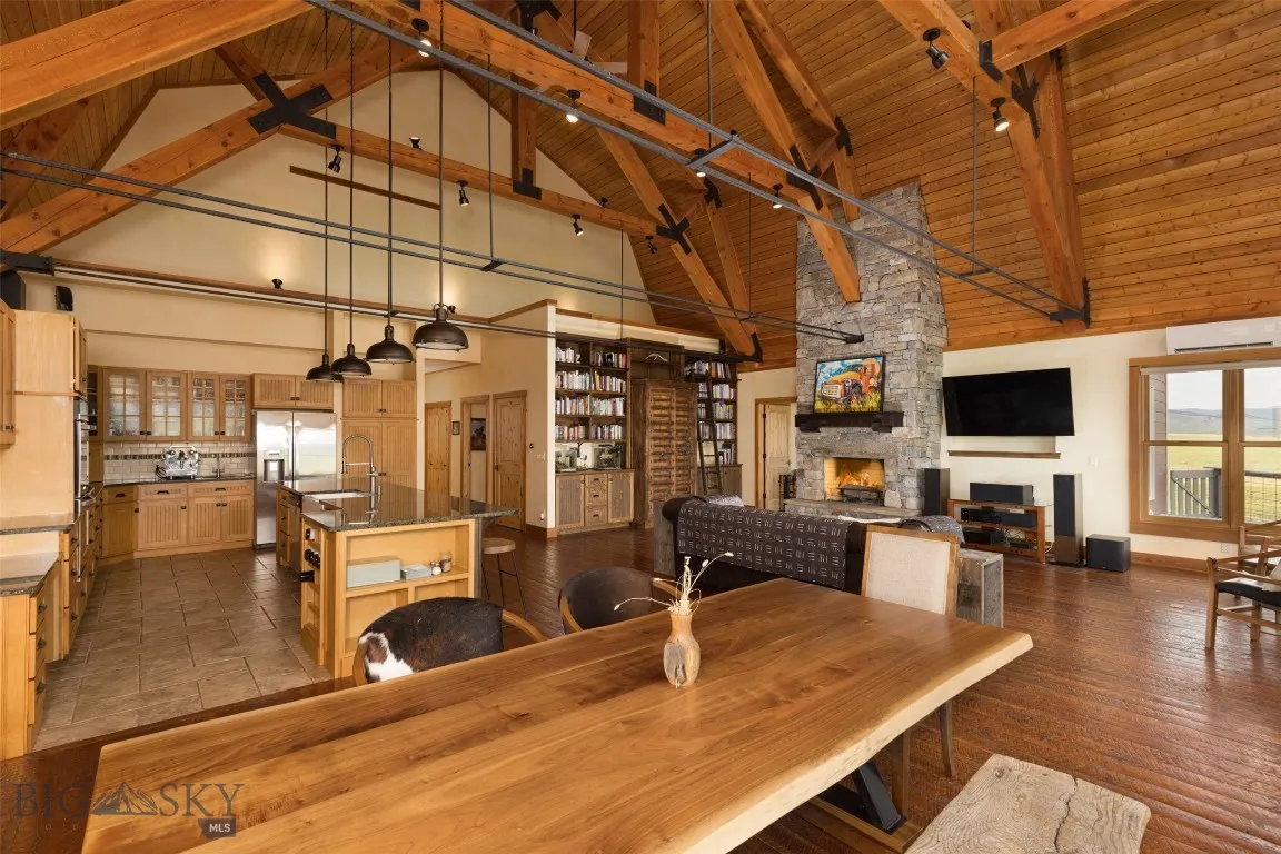22 Porcupine, Wilsall, Montana 59086, Wilsall, Montana 59086, 4 Bedrooms Bedrooms, ,3 BathroomsBathrooms,Residential,For Sale,22 Porcupine, Wilsall, Montana 59086,0,409305