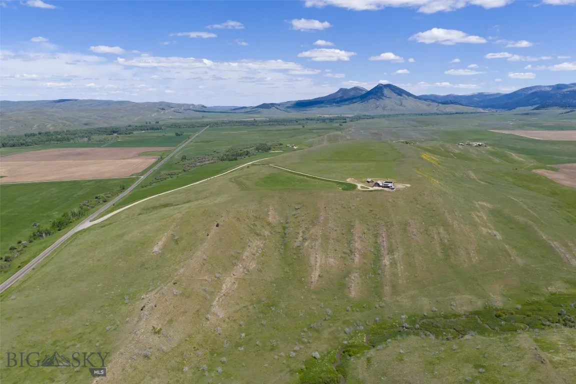 22 Porcupine, Wilsall, Montana 59086, Wilsall, Montana 59086, 4 Bedrooms Bedrooms, ,3 BathroomsBathrooms,Residential,For Sale,22 Porcupine, Wilsall, Montana 59086,0,409305