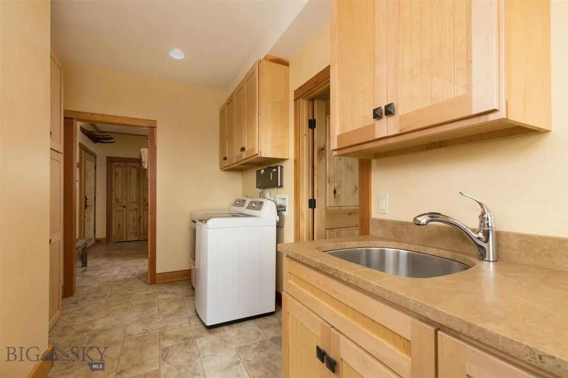 22 Porcupine, Wilsall, Montana 59086, Wilsall, Montana 59086, 4 Bedrooms Bedrooms, ,3 BathroomsBathrooms,Residential,For Sale,22 Porcupine, Wilsall, Montana 59086,0,409305