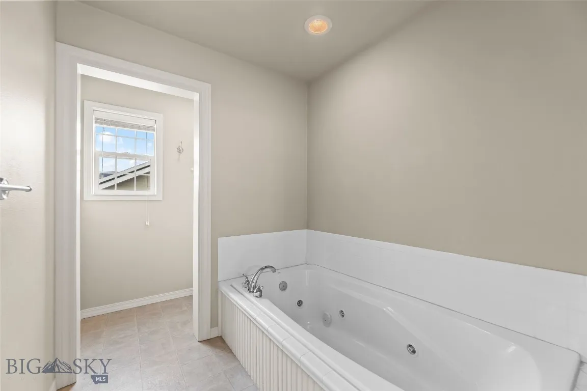 Jacuzzi Tub
