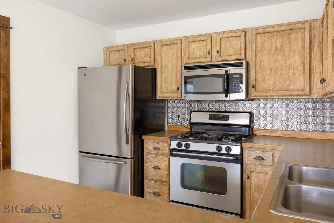 4076 Broadwater Street, Bozeman, Montana 59718, Bozeman, Montana 59718, 3 Bedrooms Bedrooms, ,2 BathroomsBathrooms,Residential,For Sale,4076 Broadwater Street, Bozeman, Montana 59718,0,409219