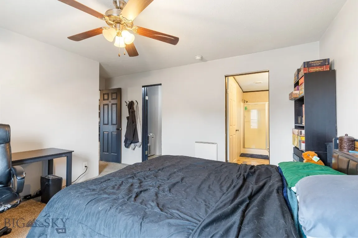 Bedroom 1 w/ensuite bathroom