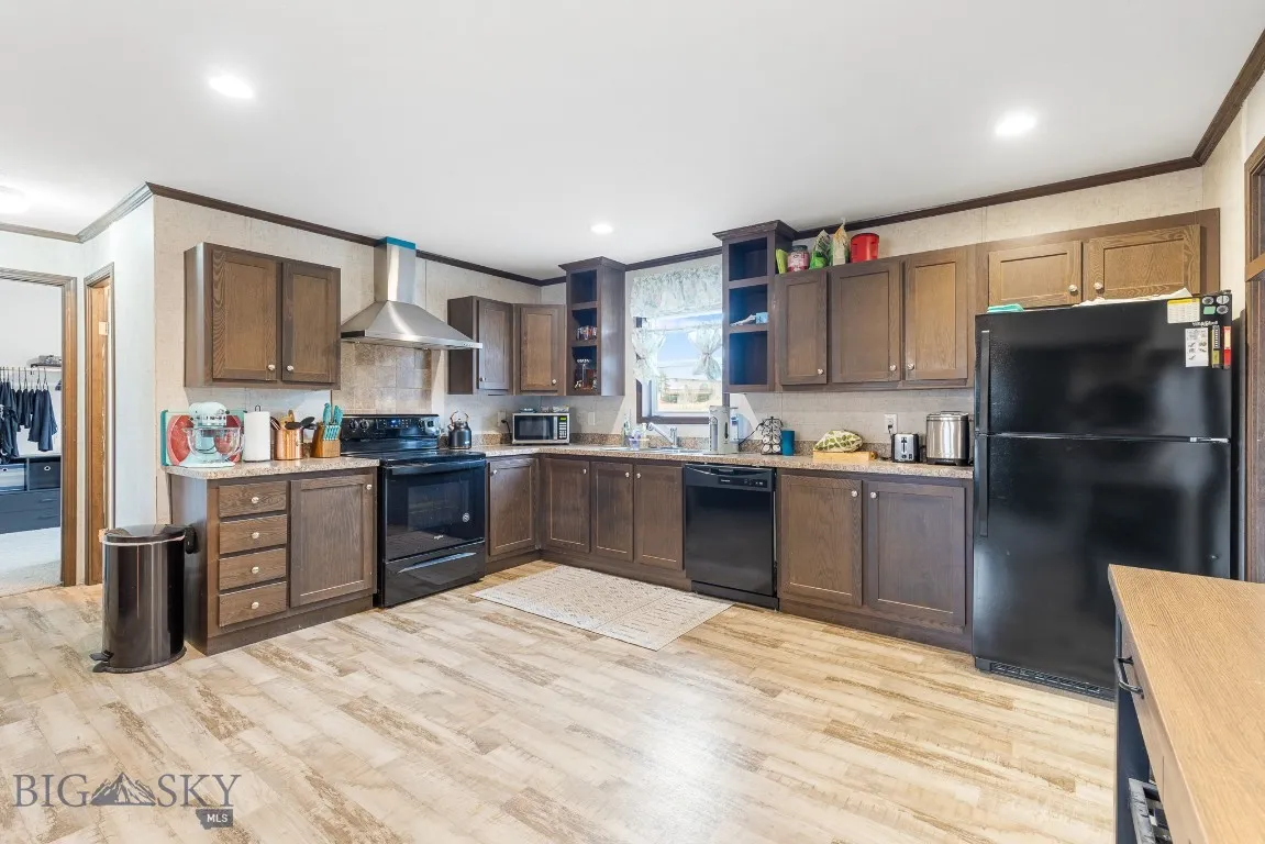 Kitchen, Open Floor Plan