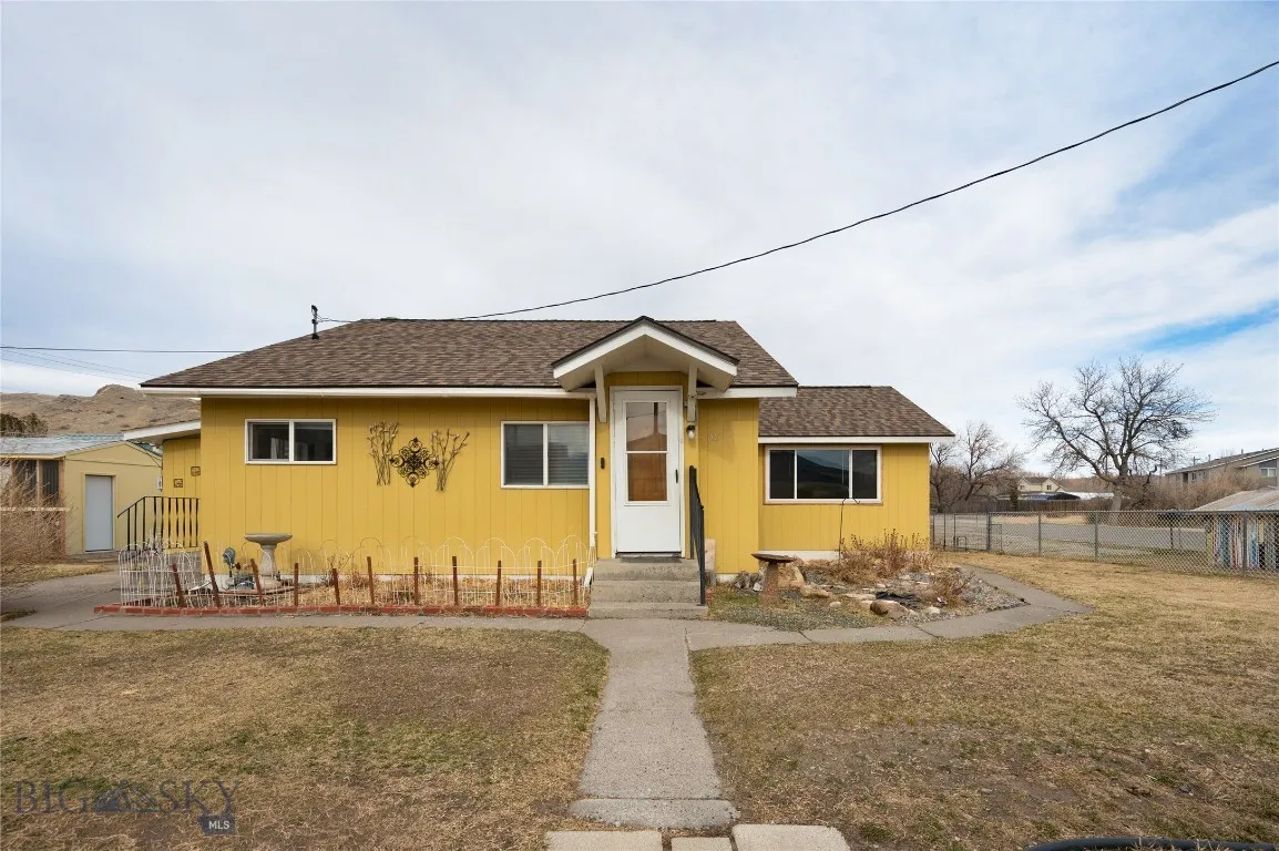 1215 E Gallatin Street, Livingston, Montana 59047, Livingston, Montana 59047, ,Residential Income,For Sale,1215 E Gallatin Street, Livingston, Montana 59047,0,409295