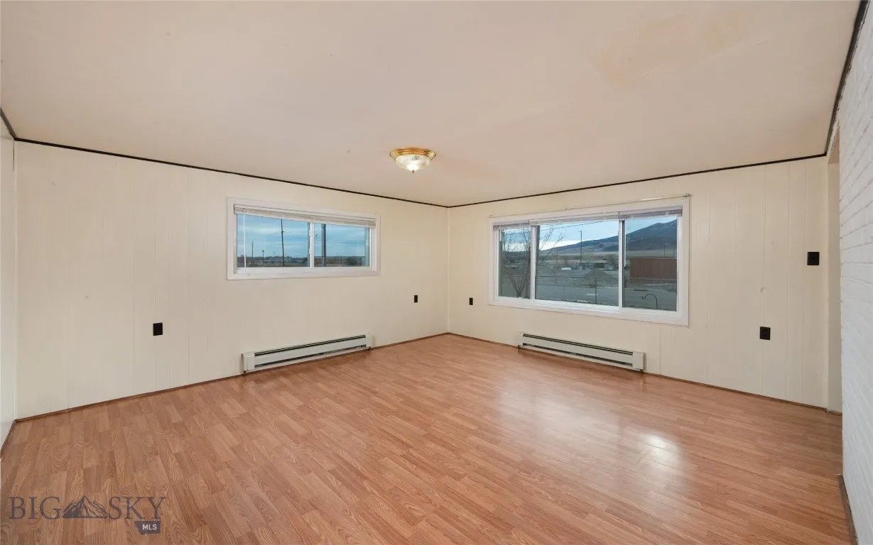 1215 E Gallatin Street, Livingston, Montana 59047, Livingston, Montana 59047, ,Residential Income,For Sale,1215 E Gallatin Street, Livingston, Montana 59047,0,409295