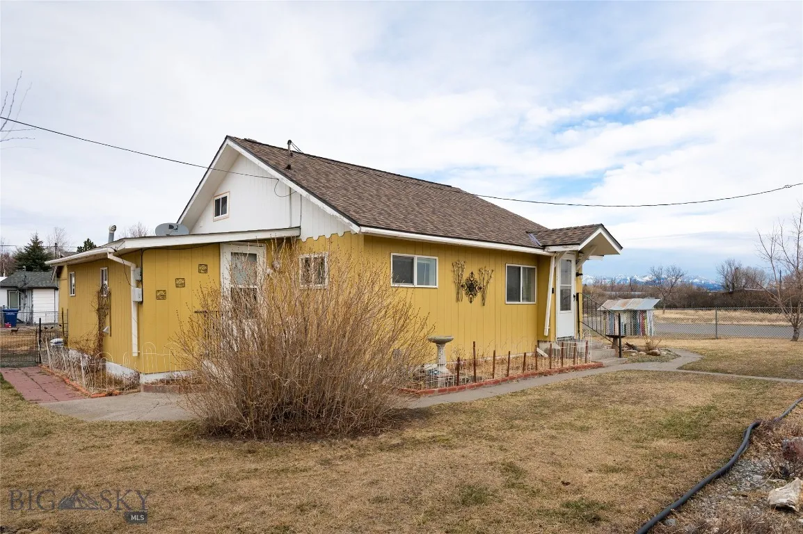 1215 E Gallatin Street, Livingston, Montana 59047, Livingston, Montana 59047, ,Residential Income,For Sale,1215 E Gallatin Street, Livingston, Montana 59047,0,409295
