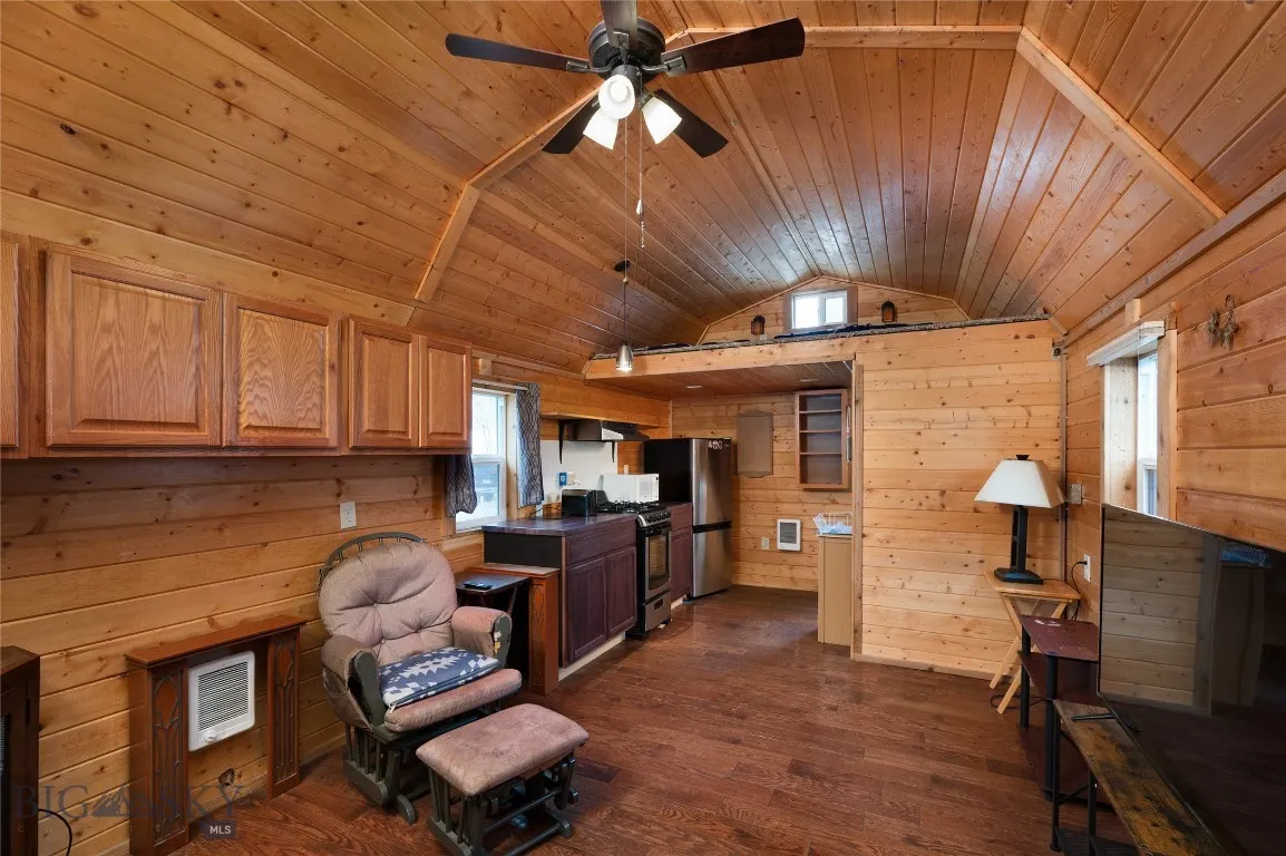 1215 E Gallatin Street, Livingston, Montana 59047, Livingston, Montana 59047, ,Residential Income,For Sale,1215 E Gallatin Street, Livingston, Montana 59047,0,409295