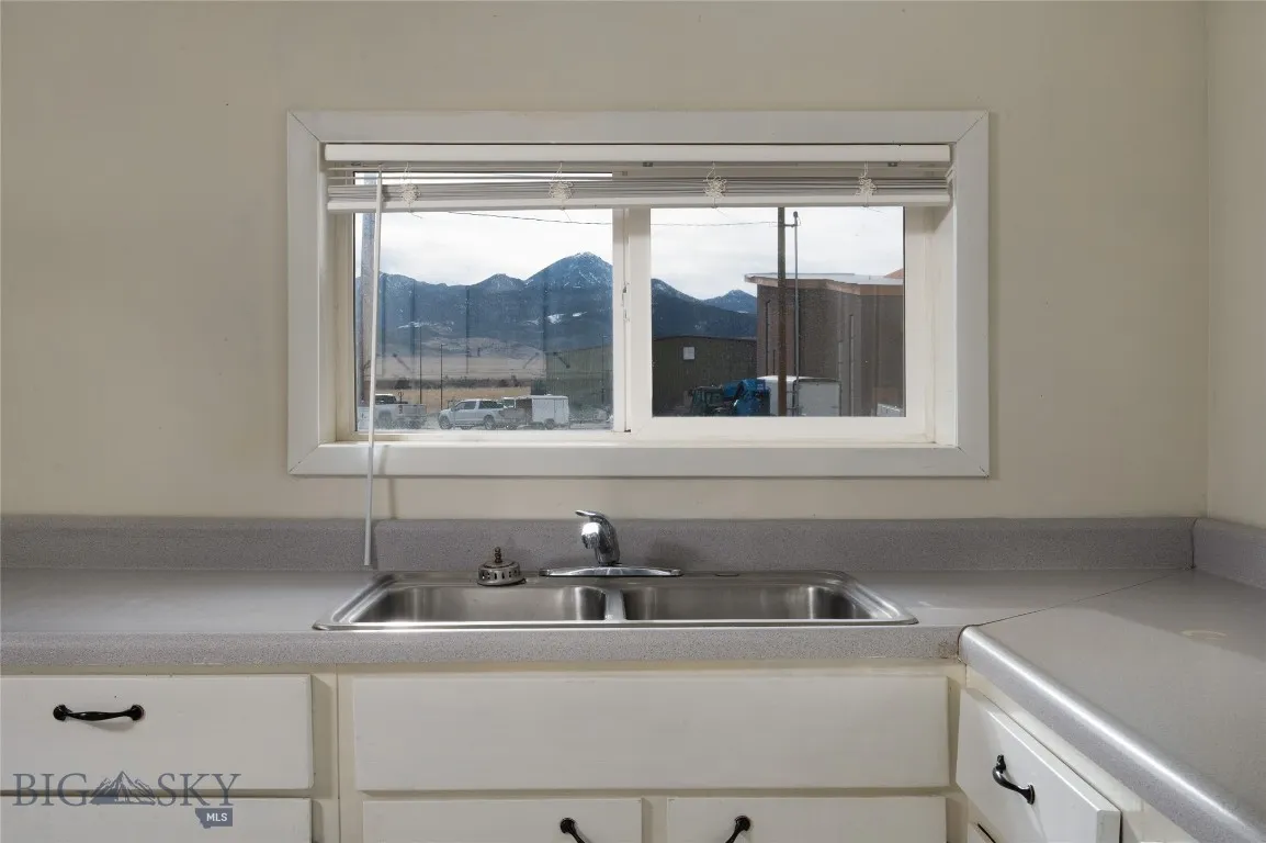 1215 E Gallatin Street, Livingston, Montana 59047, Livingston, Montana 59047, ,Residential Income,For Sale,1215 E Gallatin Street, Livingston, Montana 59047,0,409295