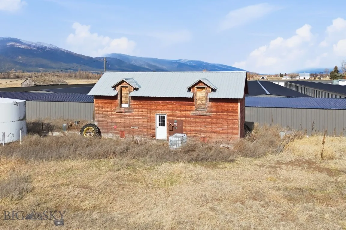 2663 Eastside Highway, Stevensville, Montana 59870, Stevensville, Montana 59870, ,Farm,For Sale,2663 Eastside Highway, Stevensville, Montana 59870,0,409333