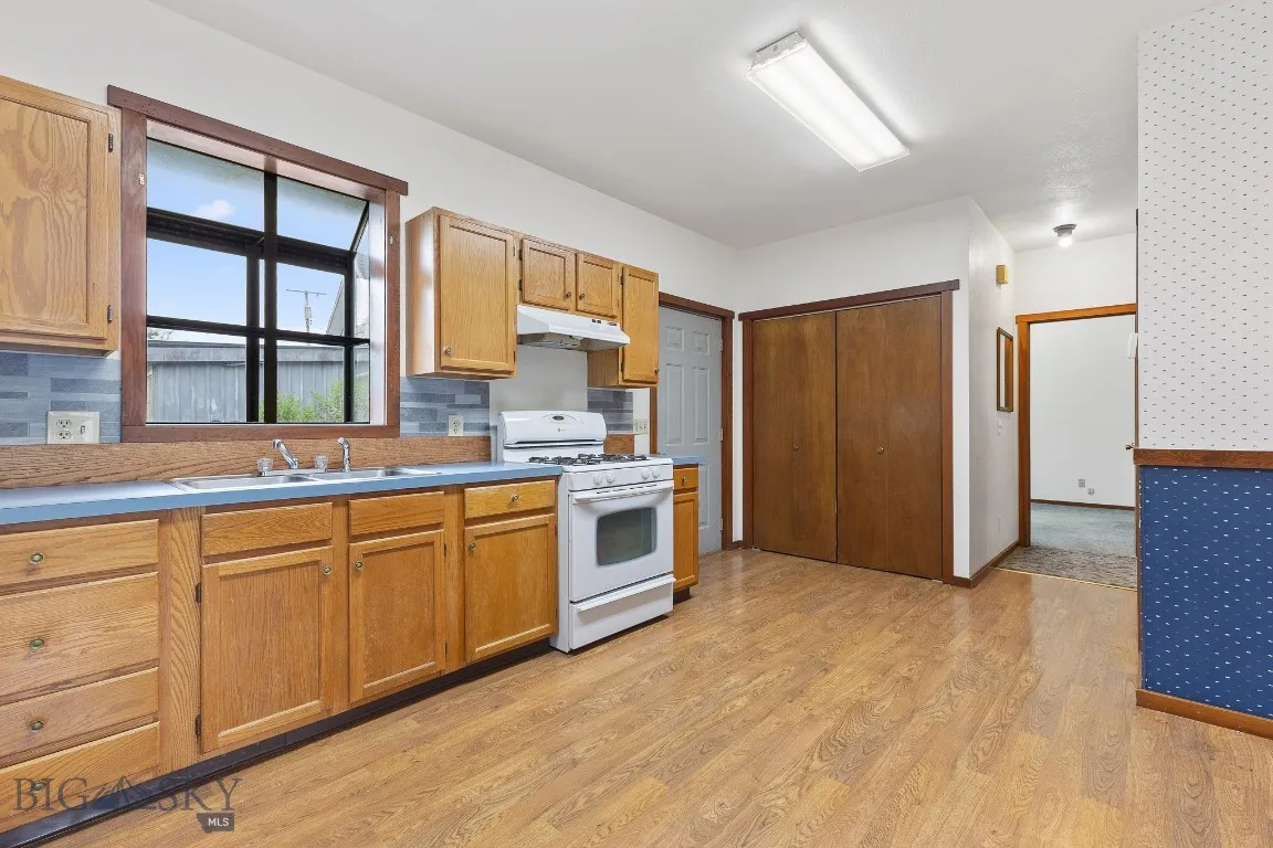 3112 6th Avenue S, Billings, Montana 59101, Billings, Montana 59101, 4 Bedrooms Bedrooms, ,1 BathroomBathrooms,Residential,For Sale,3112 6th Avenue S, Billings, Montana 59101,0,409256
