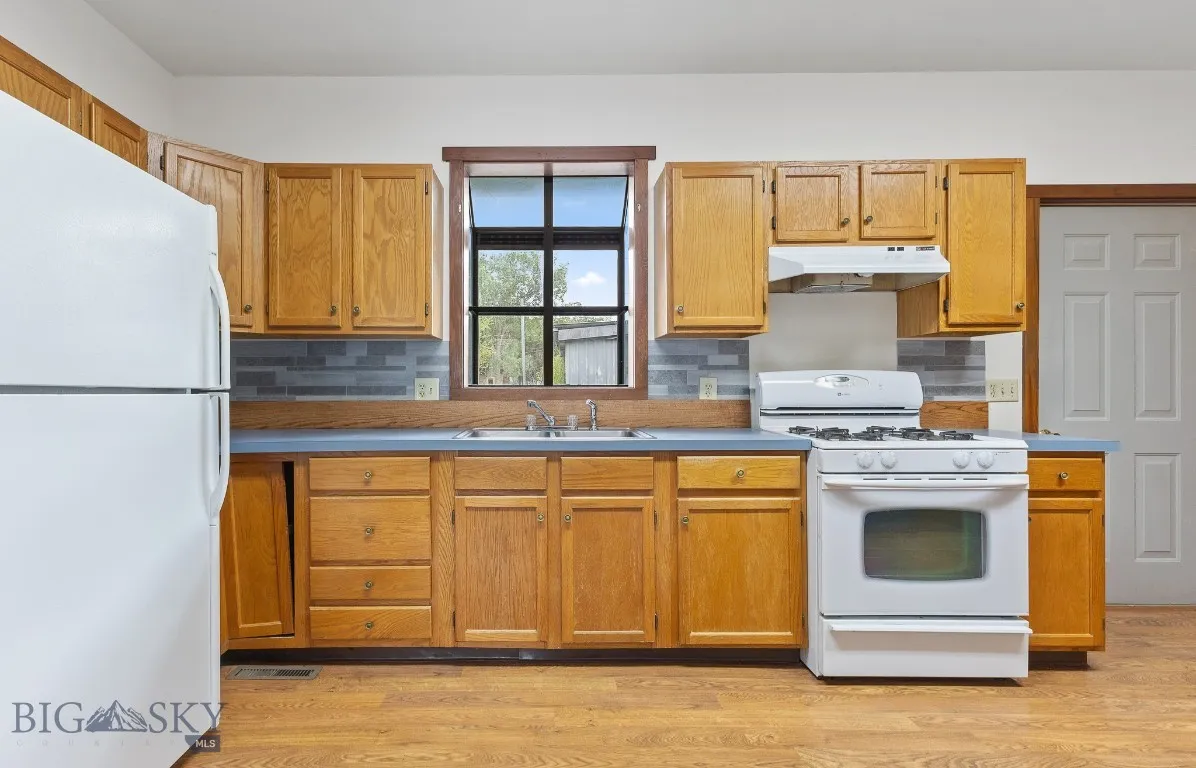 3112 6th Avenue S, Billings, Montana 59101, Billings, Montana 59101, 4 Bedrooms Bedrooms, ,1 BathroomBathrooms,Residential,For Sale,3112 6th Avenue S, Billings, Montana 59101,0,409256