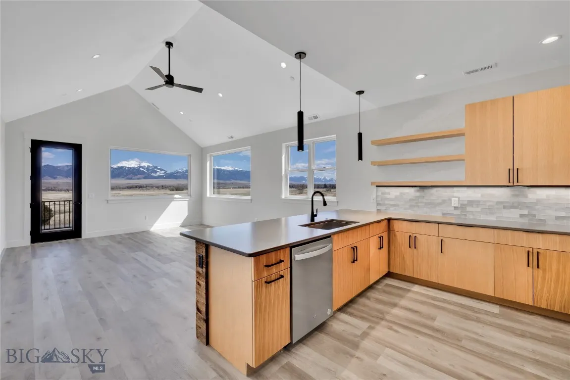 450 Loomis Way D, Ennis, Montana 59729, Ennis, Montana 59729, 3 Bedrooms Bedrooms, ,1 BathroomBathrooms,Residential,For Sale,450 Loomis Way D, Ennis, Montana 59729,0,409011