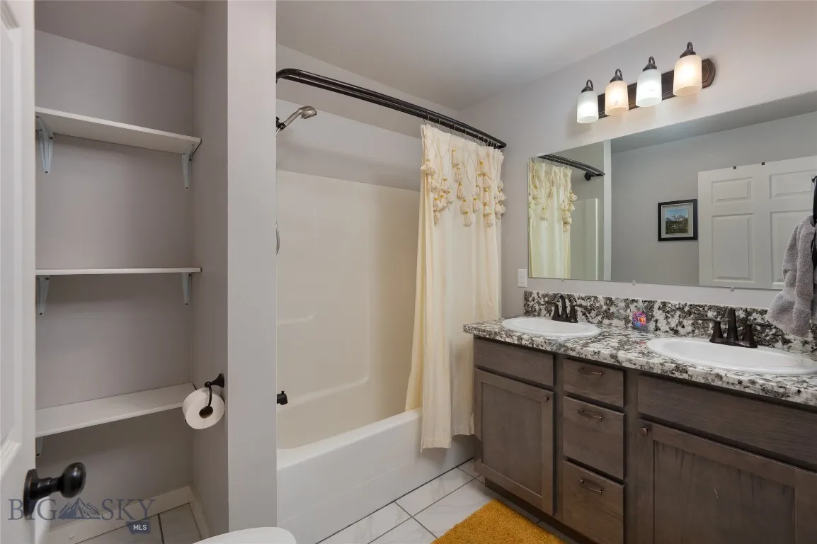 Upstairs full bath