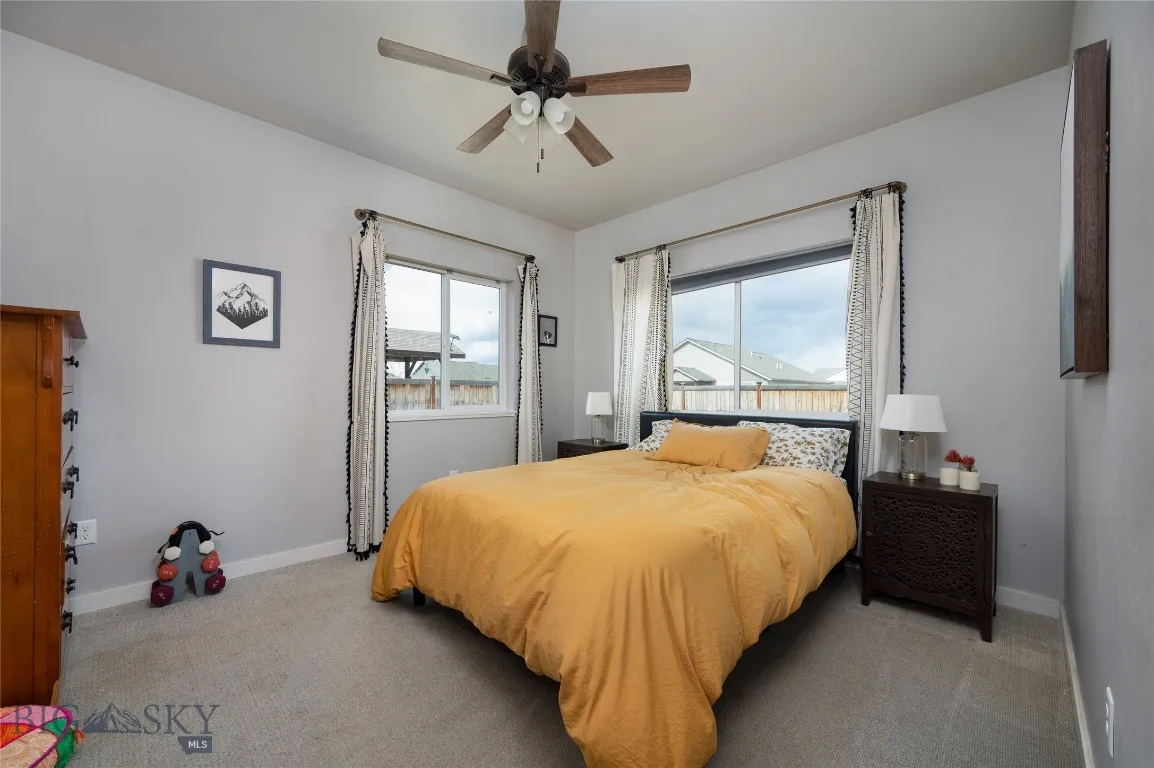 MAIN FLOOR PRIMARY SUITE