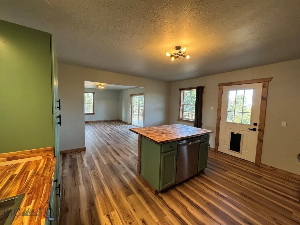 Reed Point, Montana 59069, 3 Bedrooms Bedrooms, ,2 BathroomsBathrooms,Residential,For Sale,0,409359