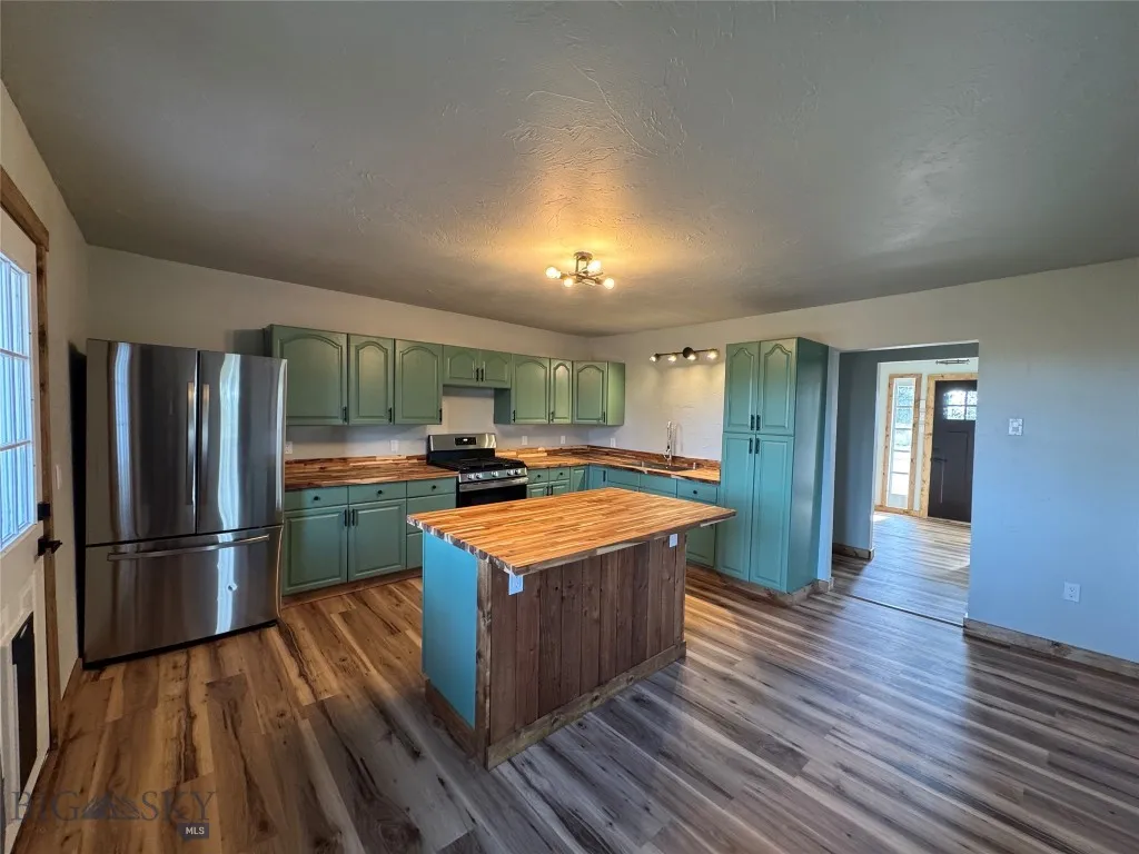 Reed Point, Montana 59069, 3 Bedrooms Bedrooms, ,2 BathroomsBathrooms,Residential,For Sale,0,409359