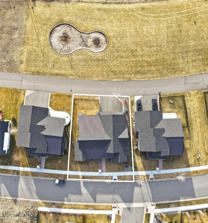 8,058sf lot backing to park