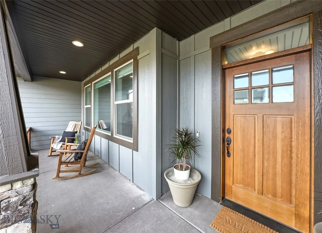 Welcoming Entrance with Covered front porch