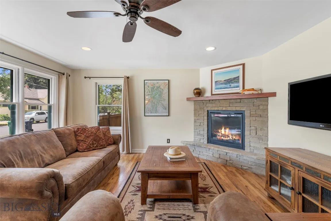 Great southern exposure into living room