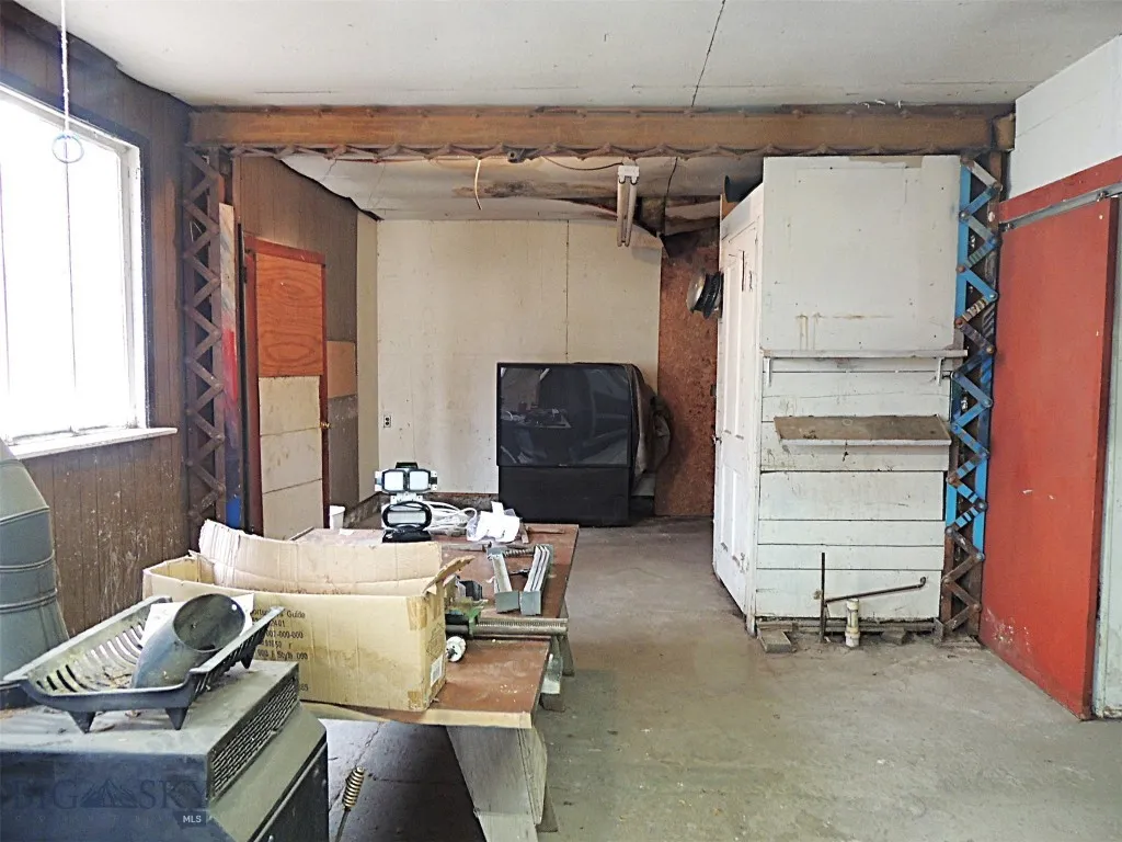 611 Hobson Avenue, Butte, Montana 59701, Butte, Montana 59701, 4 Bedrooms Bedrooms, ,2 BathroomsBathrooms,Residential,For Sale,611 Hobson Avenue, Butte, Montana 59701,0,409399