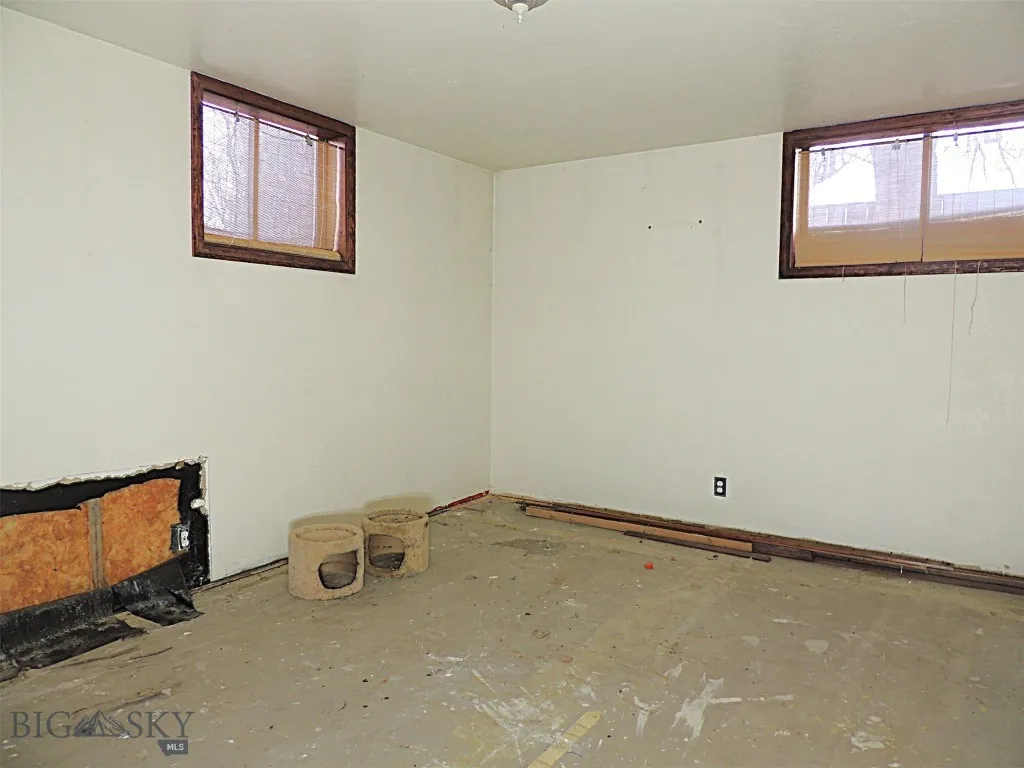 611 Hobson Avenue, Butte, Montana 59701, Butte, Montana 59701, 4 Bedrooms Bedrooms, ,2 BathroomsBathrooms,Residential,For Sale,611 Hobson Avenue, Butte, Montana 59701,0,409399