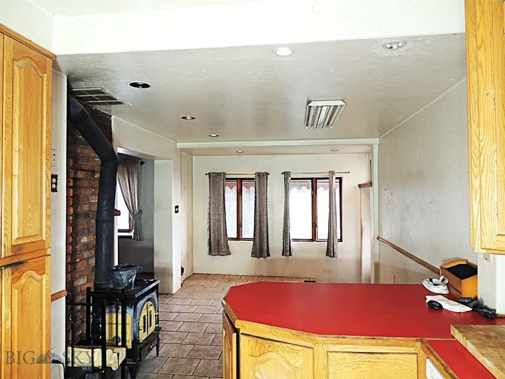 611 Hobson Avenue, Butte, Montana 59701, Butte, Montana 59701, 4 Bedrooms Bedrooms, ,2 BathroomsBathrooms,Residential,For Sale,611 Hobson Avenue, Butte, Montana 59701,0,409399