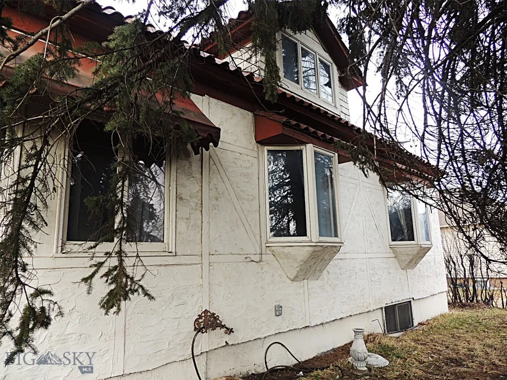 611 Hobson Avenue, Butte, Montana 59701, Butte, Montana 59701, 4 Bedrooms Bedrooms, ,2 BathroomsBathrooms,Residential,For Sale,611 Hobson Avenue, Butte, Montana 59701,0,409399
