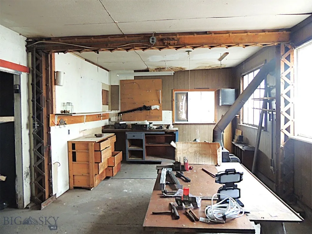 611 Hobson Avenue, Butte, Montana 59701, Butte, Montana 59701, 4 Bedrooms Bedrooms, ,2 BathroomsBathrooms,Residential,For Sale,611 Hobson Avenue, Butte, Montana 59701,0,409399