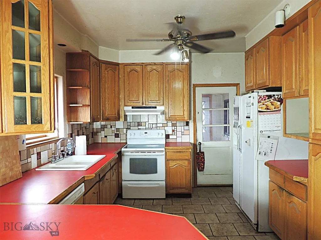 611 Hobson Avenue, Butte, Montana 59701, Butte, Montana 59701, 4 Bedrooms Bedrooms, ,2 BathroomsBathrooms,Residential,For Sale,611 Hobson Avenue, Butte, Montana 59701,0,409399