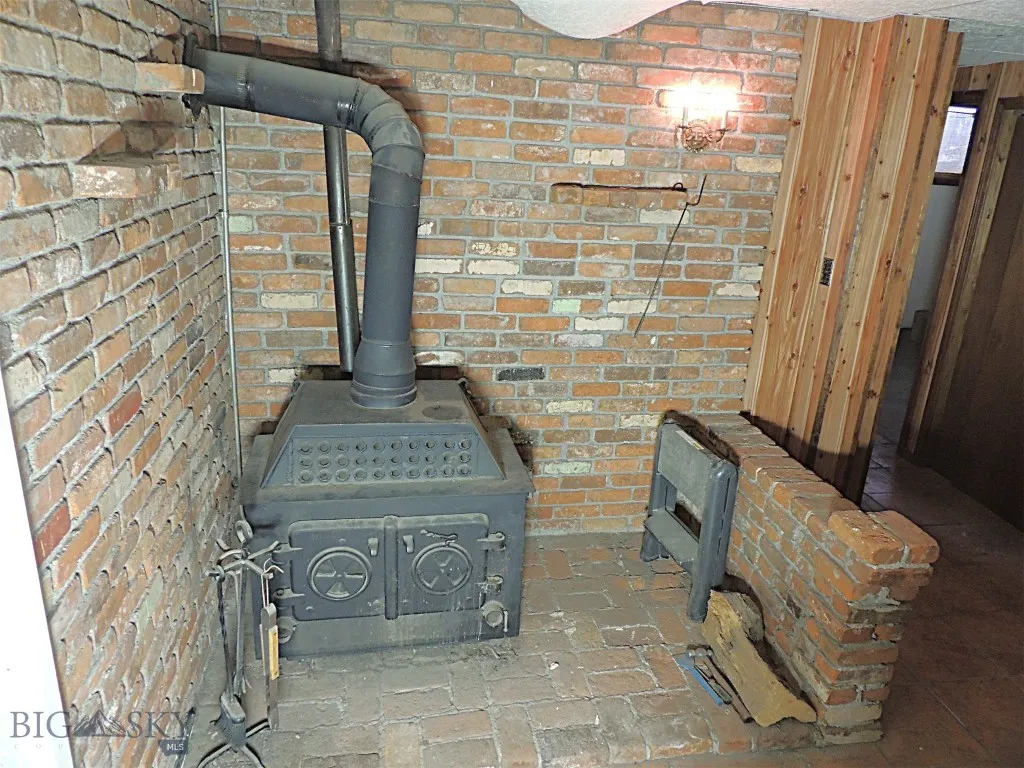 611 Hobson Avenue, Butte, Montana 59701, Butte, Montana 59701, 4 Bedrooms Bedrooms, ,2 BathroomsBathrooms,Residential,For Sale,611 Hobson Avenue, Butte, Montana 59701,0,409399