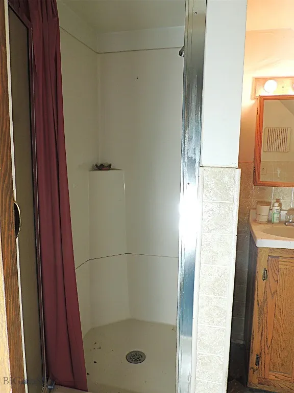 611 Hobson Avenue, Butte, Montana 59701, Butte, Montana 59701, 4 Bedrooms Bedrooms, ,2 BathroomsBathrooms,Residential,For Sale,611 Hobson Avenue, Butte, Montana 59701,0,409399