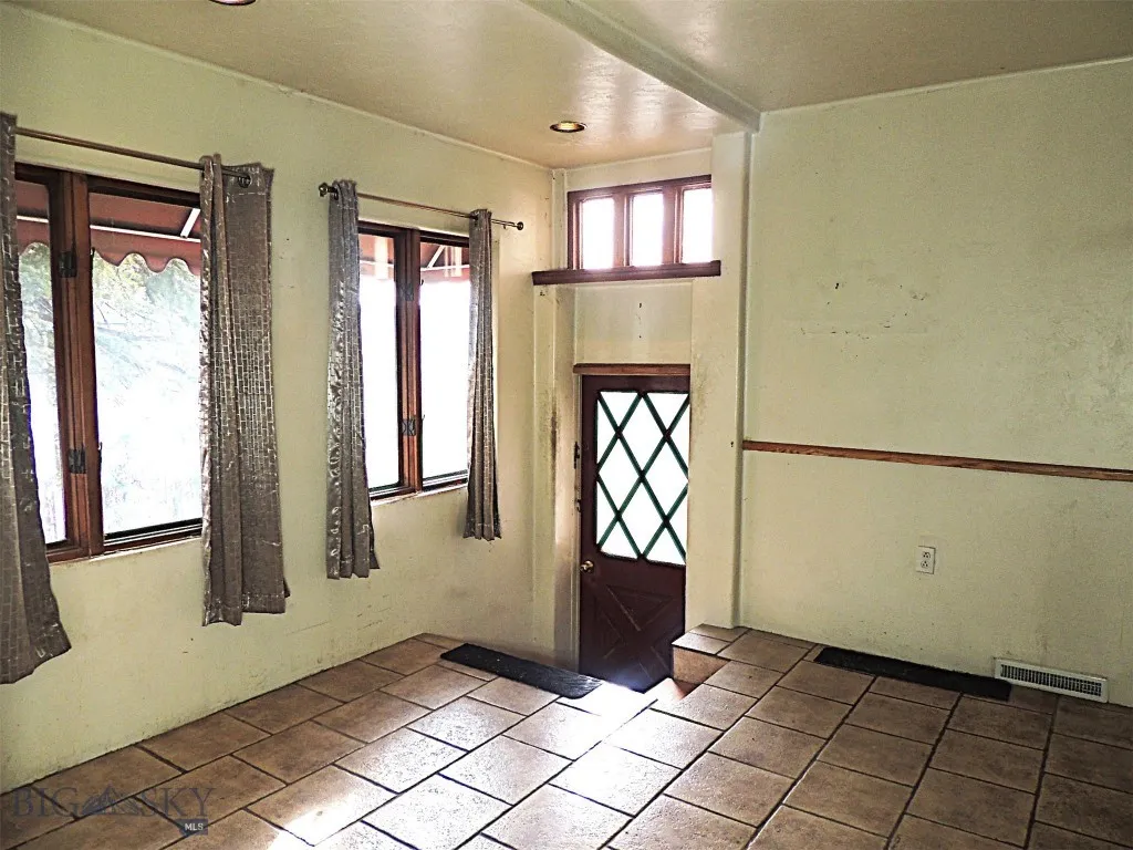 611 Hobson Avenue, Butte, Montana 59701, Butte, Montana 59701, 4 Bedrooms Bedrooms, ,2 BathroomsBathrooms,Residential,For Sale,611 Hobson Avenue, Butte, Montana 59701,0,409399