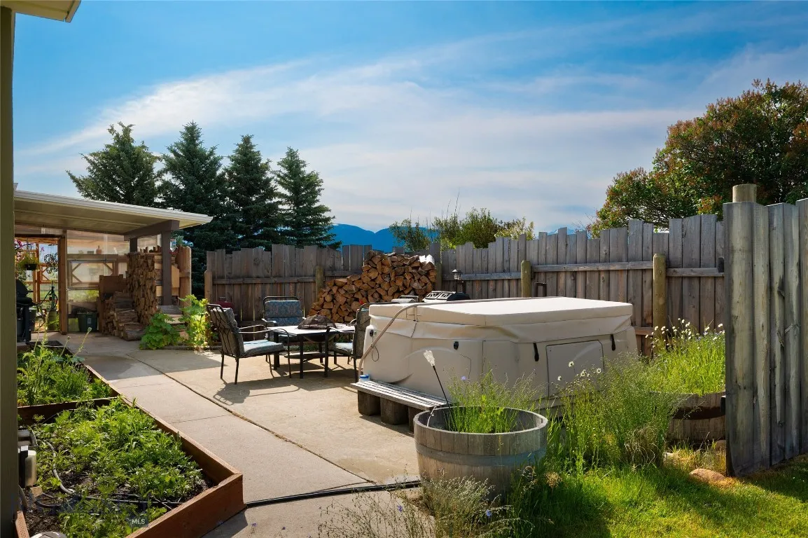 165 N Meadow Creek Road, Mcallister, Montana 59740, Mc Allister, Montana 59740, 3 Bedrooms Bedrooms, ,2 BathroomsBathrooms,Residential,For Sale,165 N Meadow Creek Road, Mcallister, Montana 59740,0,409368