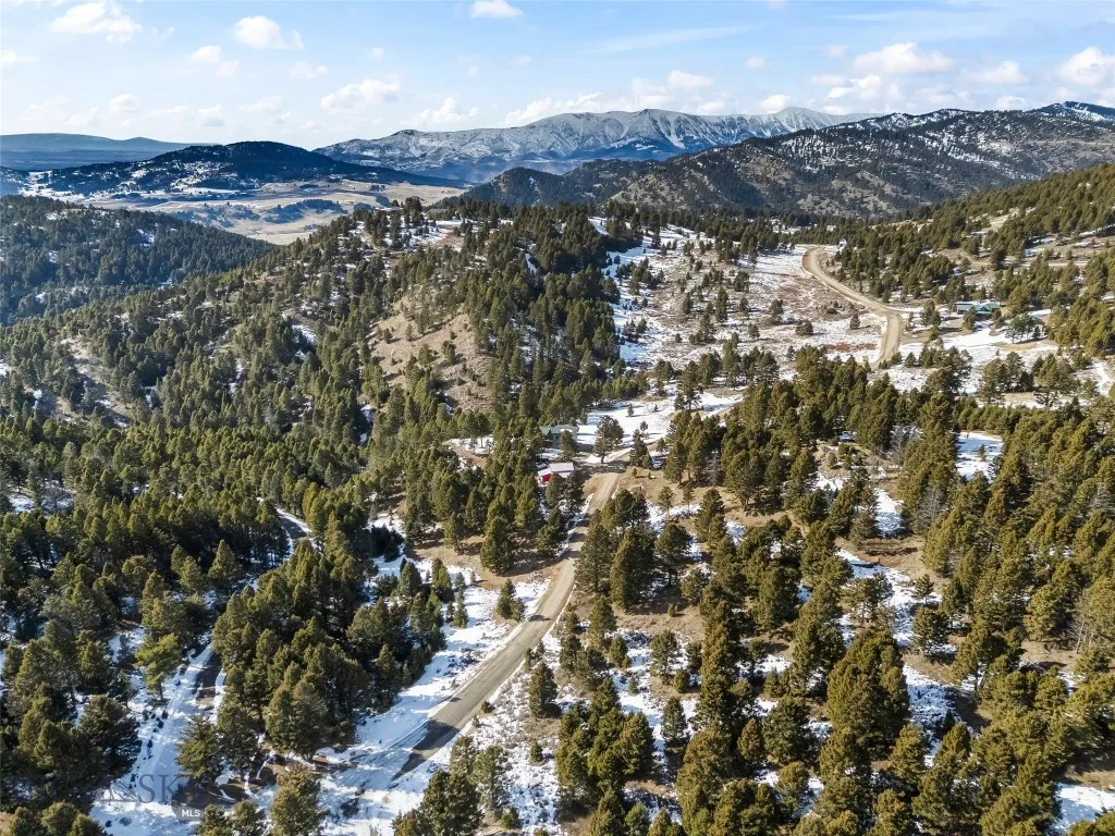 Minutes to BLM and National Forest