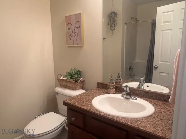 Upper Level Hall Bathroom