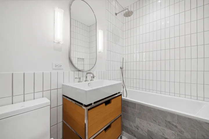 11 HOYT Street, New York City, NY 11201
