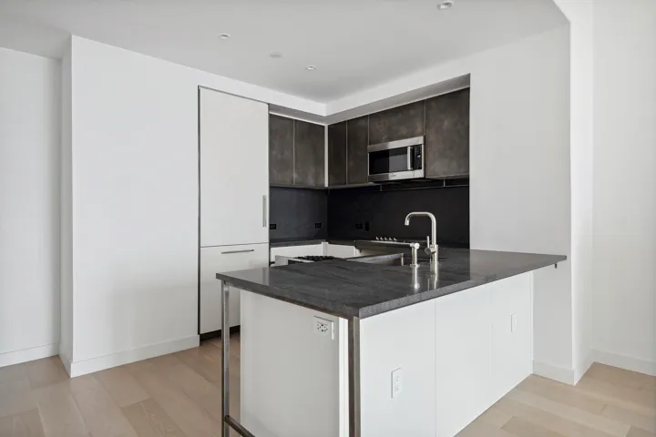 11 HOYT Street, New York City, NY 11201