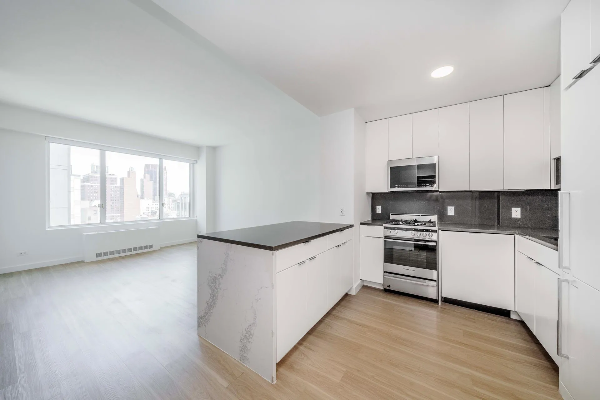 321 W 37th Street Ph1, New York City, New York 10018, 1 Bedroom Bedrooms, 1 Room Rooms,1 BathroomBathrooms,Residential Lease,For Rent,37TH,RLS10979376 321 W 37th Street Ph1, New York City, New York 10018, 1 Bedroom Bedrooms, 1 Room Rooms,1 BathroomBathrooms,Residential Lease,For Rent,37TH,RLS10979376