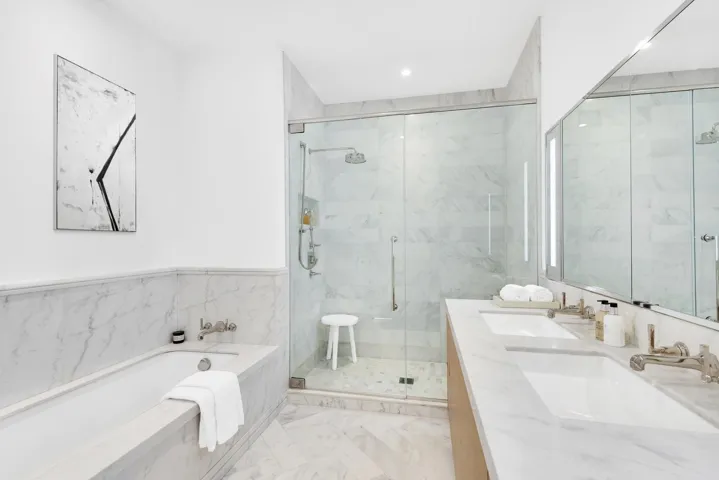 215 E 19TH Street, New York City, NY 10003