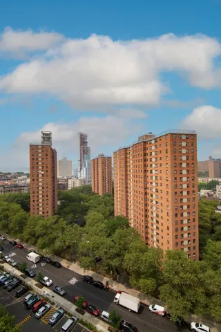 80 la Salle Street, New York City, NY 10027