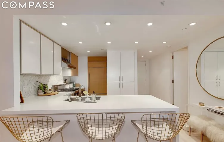 462 W 58th Street, New York City, NY 10019