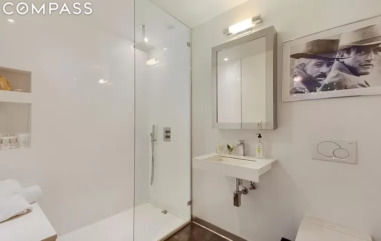 462 W 58th Street, New York City, NY 10019