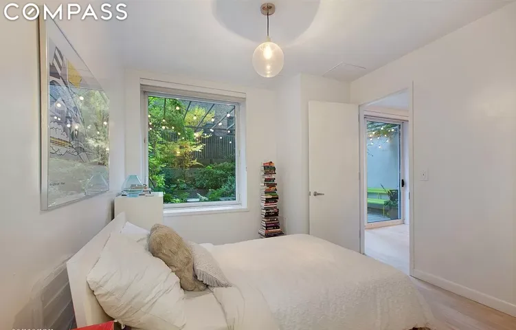 462 W 58th Street, New York City, NY 10019