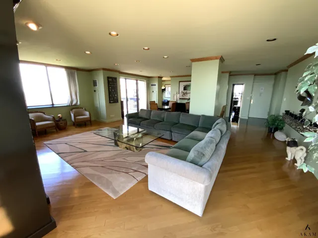 270-10 Grand Central Parkway, New York City, NY 11005