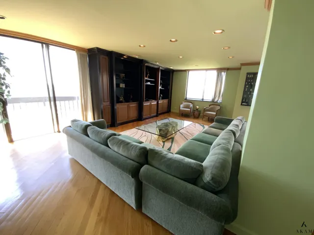 270-10 Grand Central Parkway, New York City, NY 11005