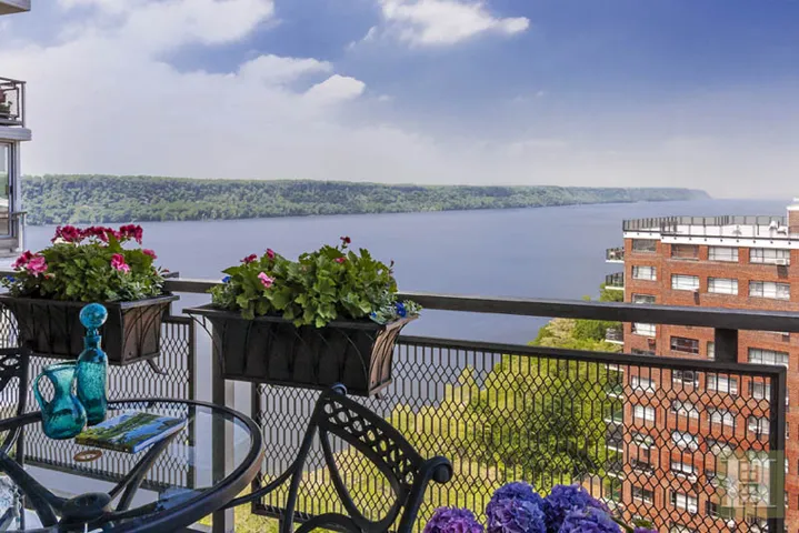 2621 PALISADE Avenue, New York City, NY 10463