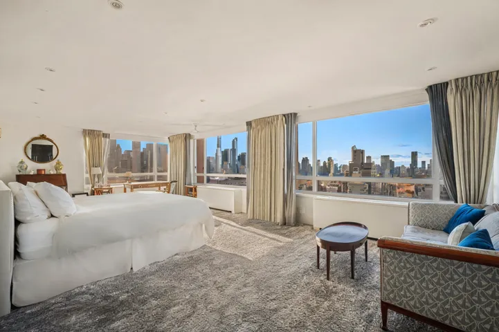 190 E 72ND Street, New York City, NY 10021