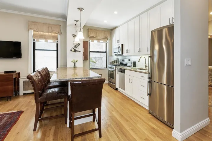 315 E 80TH Street, New York City, NY 10075